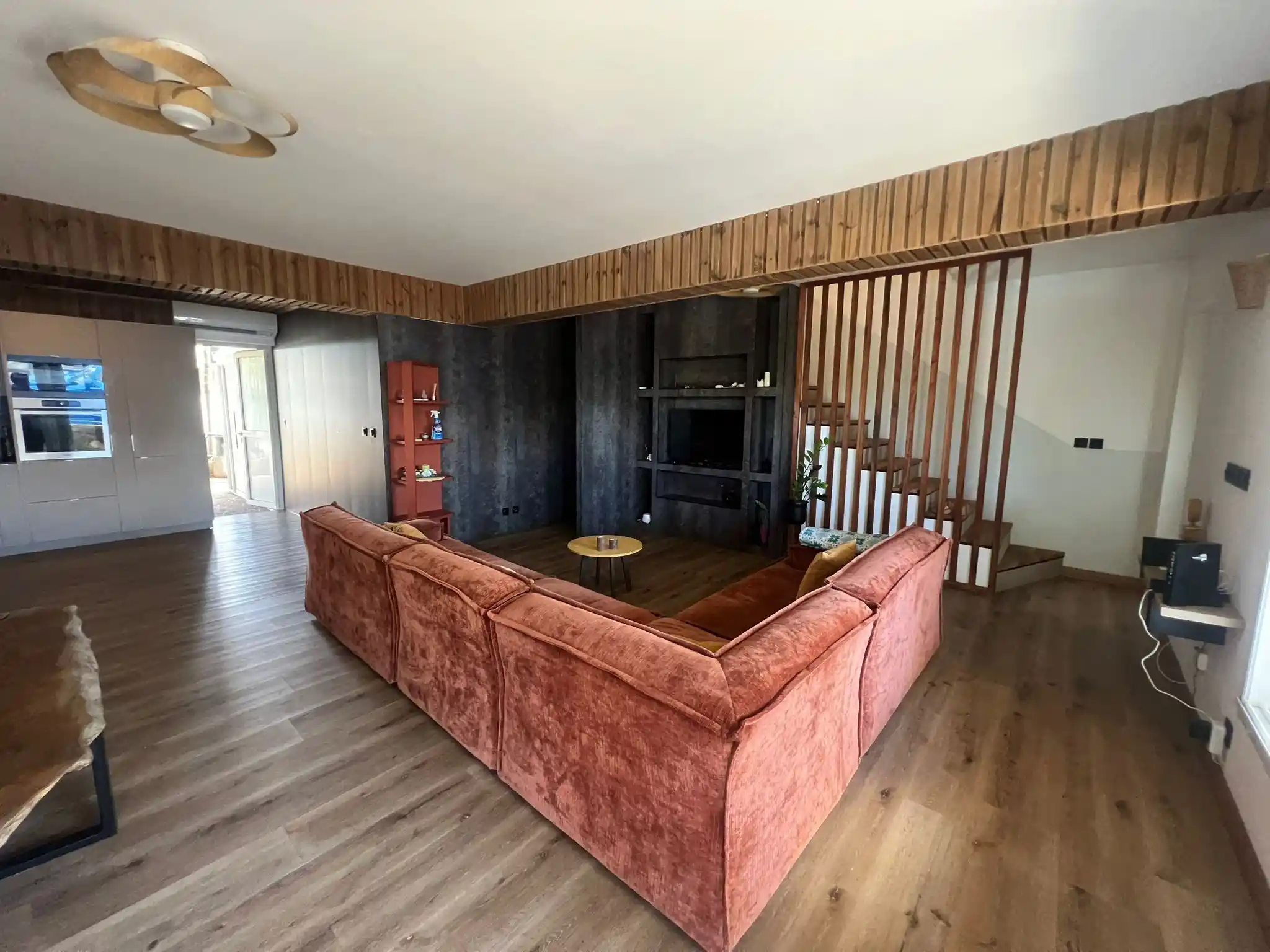 Photo 3 - Maison à louer - Ancien 3 000 € 5 pièces 4 chambres 140 m² L'Étang-Salé 97427