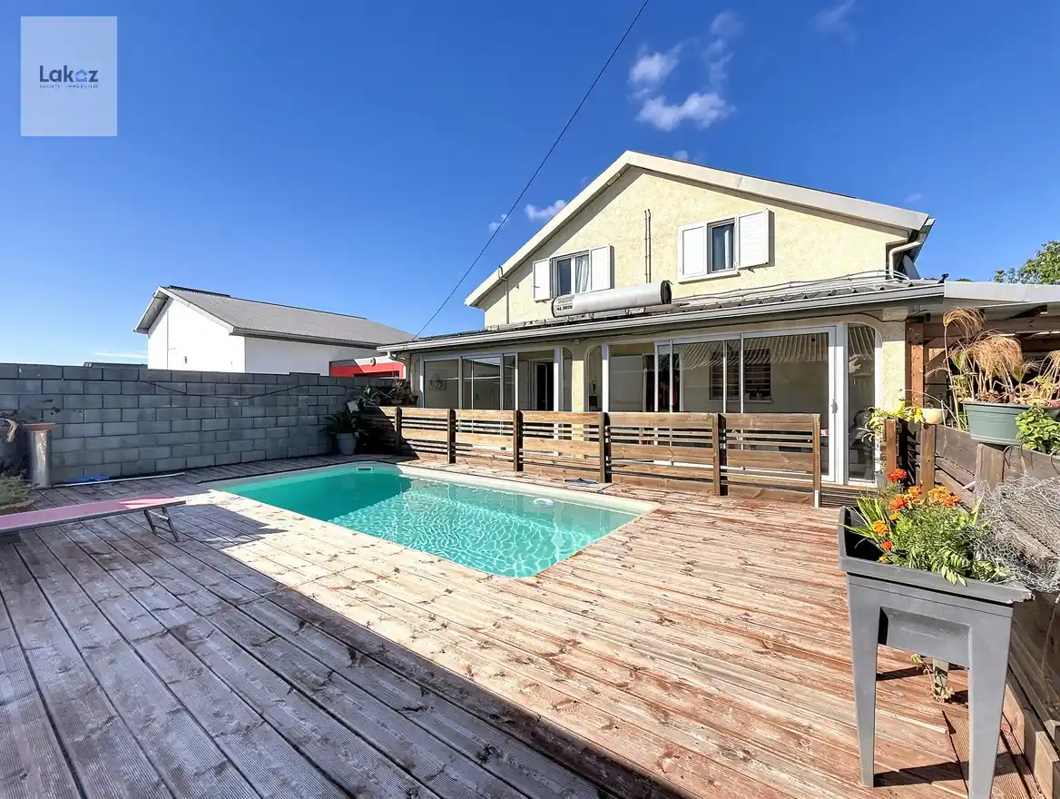 Photo 1 - Maison à vendre - Ancien 492 000 € 6 pièces 5 chambres 123 m² Saint-Denis Sainte-clotilde 97490
