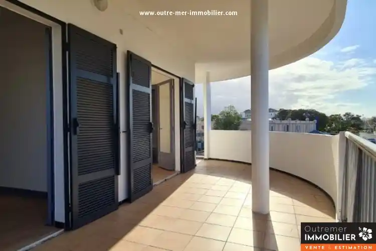 Photo 1 - Appartement à louer - Ancien 900 € 3 pièces 2 chambres 85 m² Saint-Benoît 97470