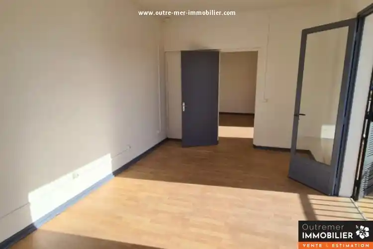 Photo 3 - Appartement à louer - Ancien 900 € 3 pièces 2 chambres 85 m² Saint-Benoît 97470