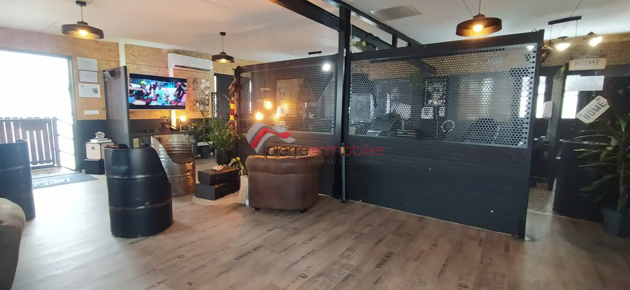 Photo 2 - Local / Bureaux à louer - Ancien 1 500 € 100 m² Saint-Pierre 97410