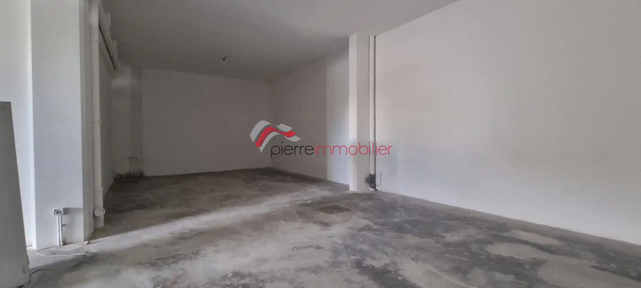 Photo 2 - Local / Bureaux à louer - Ancien 1 800 € 101 m² Saint-Pierre 97410