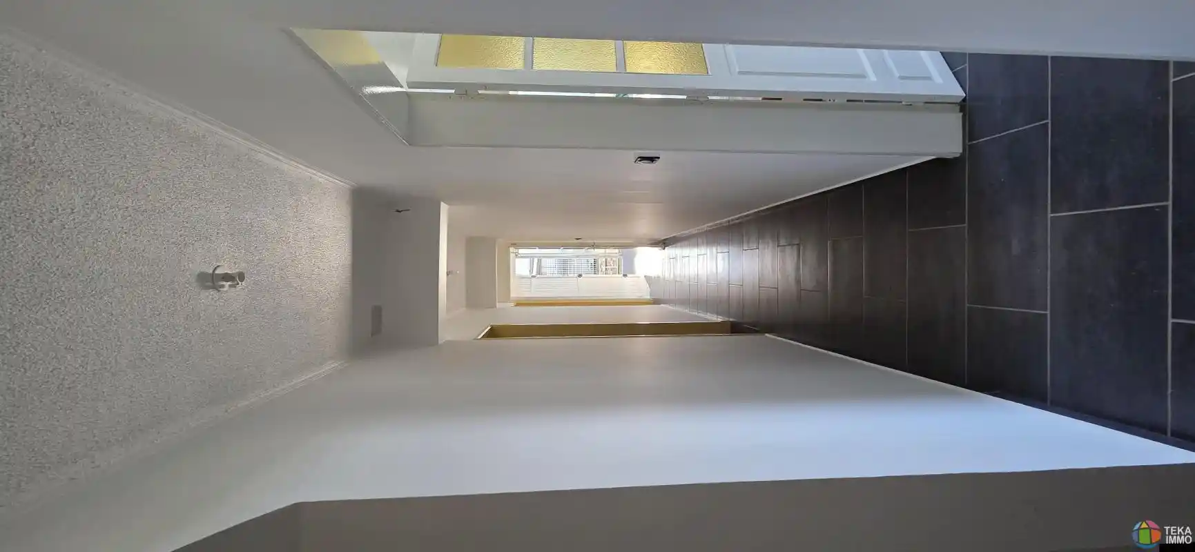 Photo 4 - Local / Bureaux à louer - Ancien 1 942 € 4 pièces 102 m² Saint-Pierre 97432