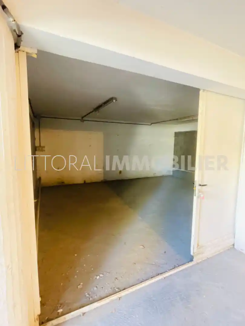 Photo 3 - Local / Bureaux à louer - Ancien 2 300 € 2 pièces 180.33 m² Saint-Paul Saint-Gilles les Bains 97434