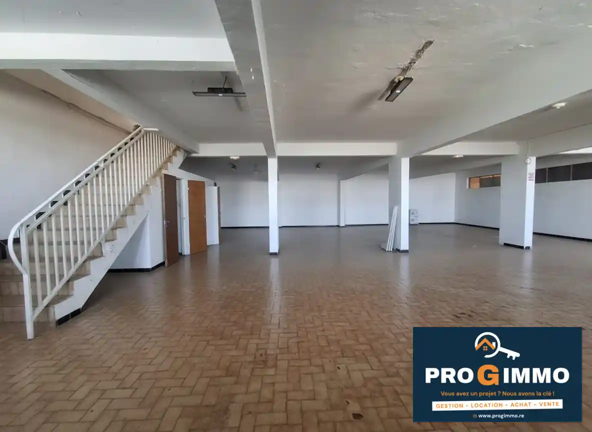 Photo 2 - Local / Bureaux à louer - Ancien 2 000 € 200 m² Le Tampon 97430