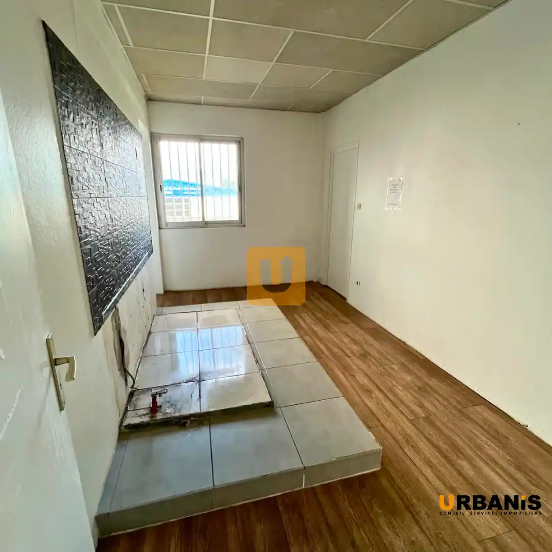 Photo 4 - Local / Bureaux à louer - Ancien 2 500 € 220 m² Saint-Denis Sainte-clotilde 97490