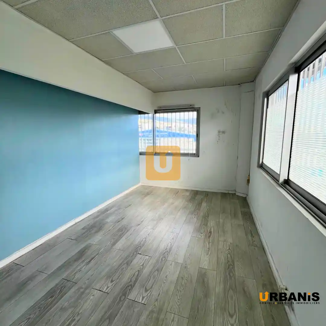 Photo 3 - Local / Bureaux à louer - Ancien 2 500 € 220 m² Saint-Denis Sainte-clotilde 97490