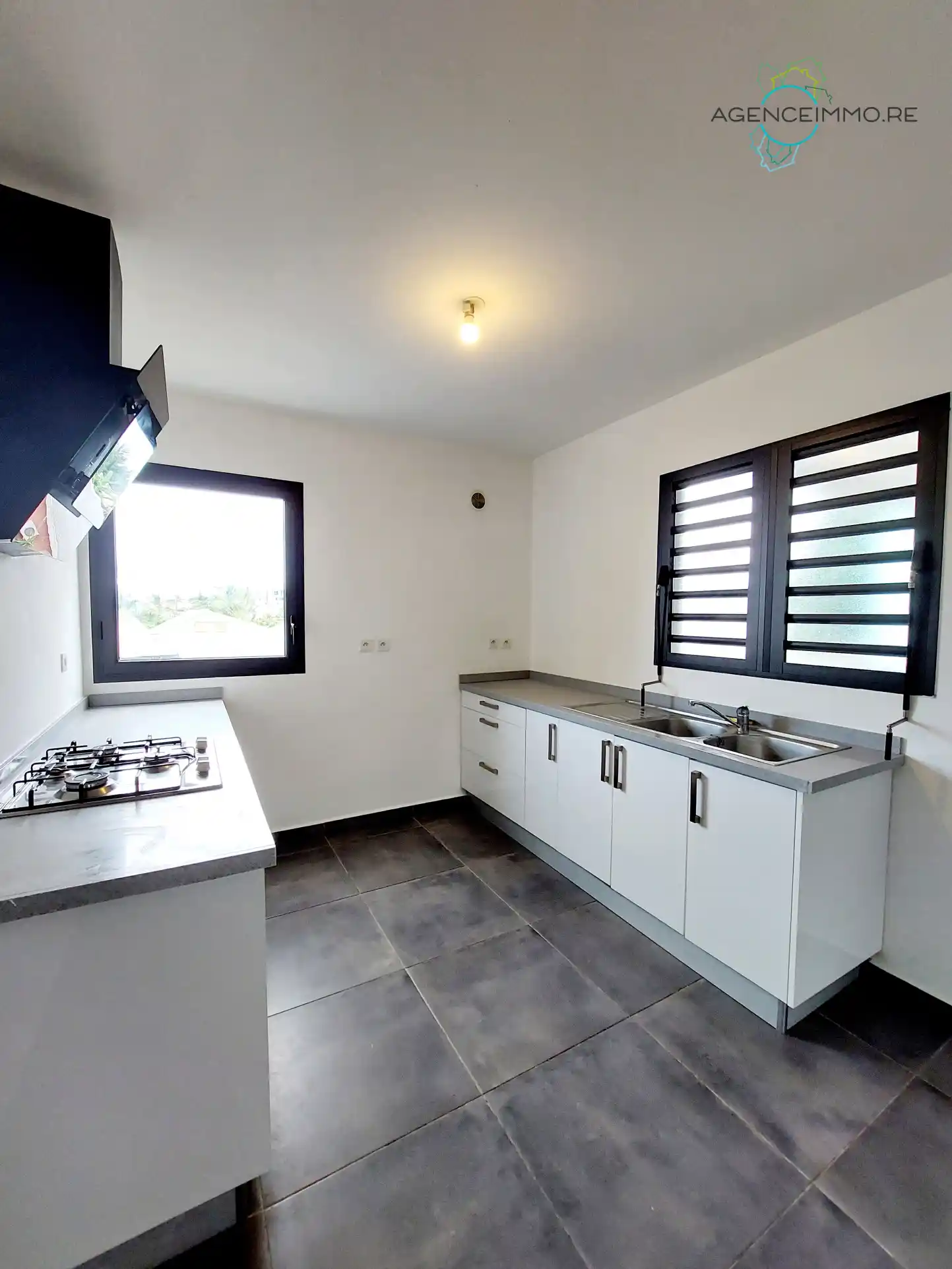 Photo 2 - Appartement à louer - Ancien 1 055 € 3 pièces 2 chambres 69.2 m² Saint-Paul 97460
