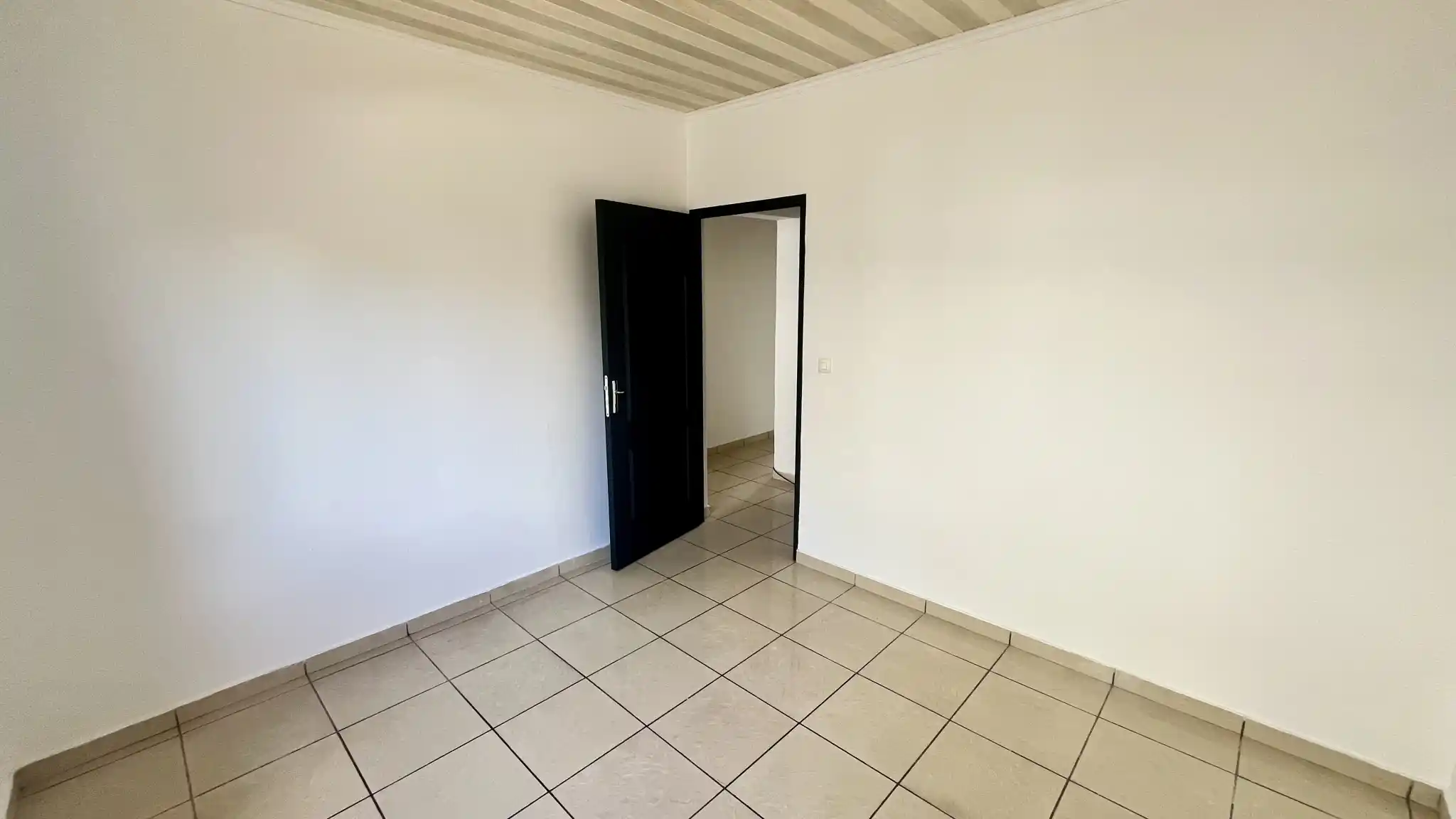 Photo 4 - Maison à louer - Ancien 1 150 € 4 pièces 3 chambres 83 m² Saint-Louis La Rivière 97421