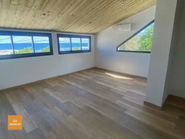 Photo 1 - Maison à vendre - Ancien 639 000 € 6 pièces 4 chambres 130 m² Saint-Pierre 97410