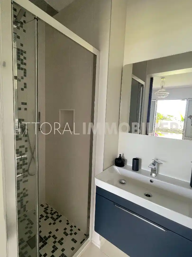 Photo 3 - Maison à louer - Ancien 2 145,97 € 4 pièces 3 chambres 102 m² La Possession 97419