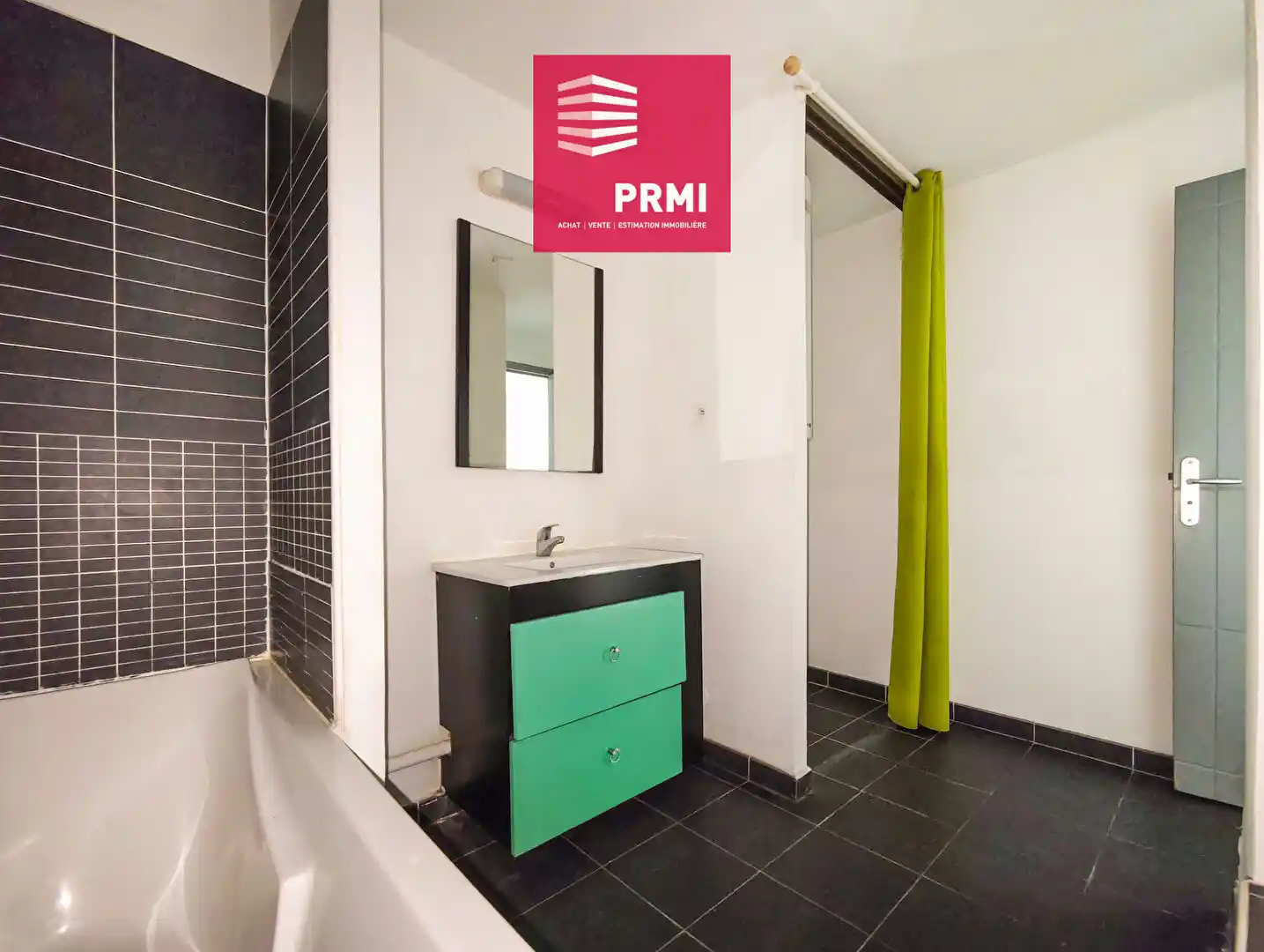 Photo 3 - Appartement à vendre - Ancien 139 900 € 3 pièces 2 chambres 67.8 m² Le Tampon 97430