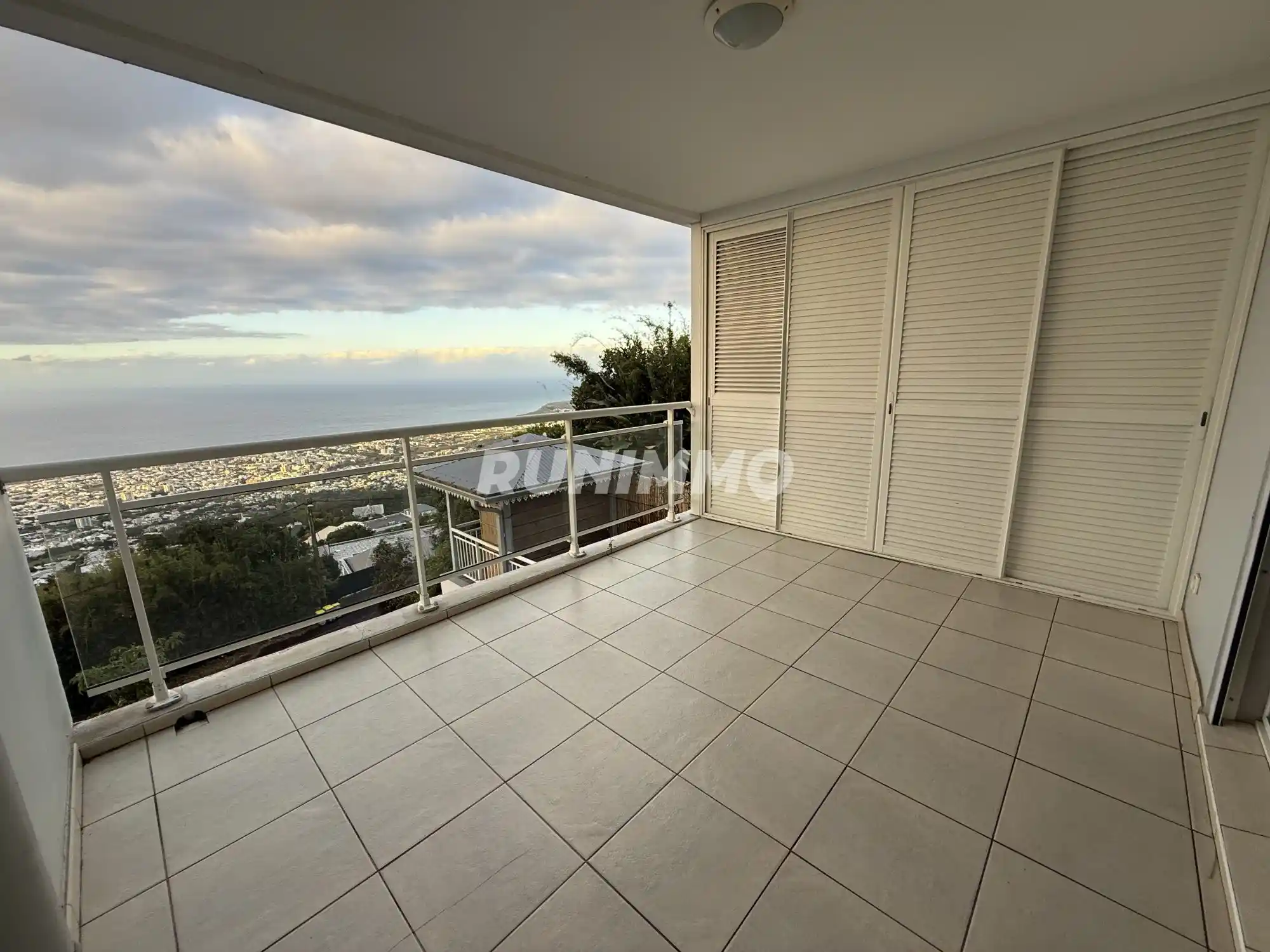Photo 1 - Appartement à louer - Ancien 635 € 2 pièces 1 chambres 43.37 m² Saint-Denis 97400
