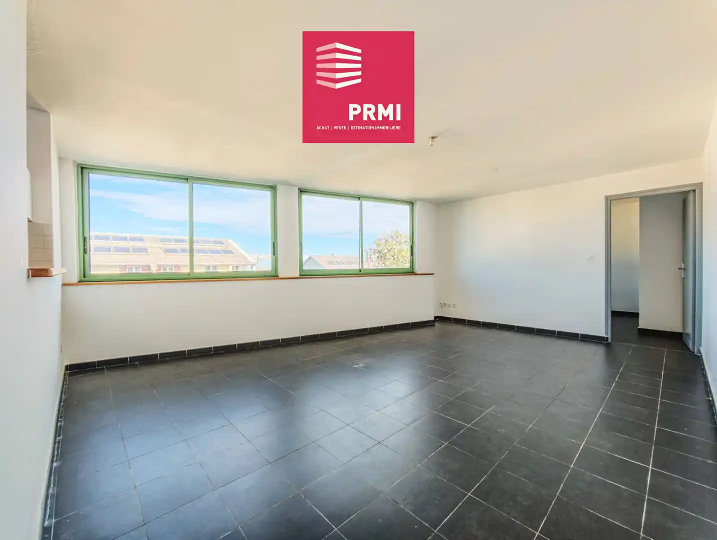 Photo 1 - Appartement à vendre - Ancien 139 900 € 3 pièces 2 chambres 67.8 m² Le Tampon 97430