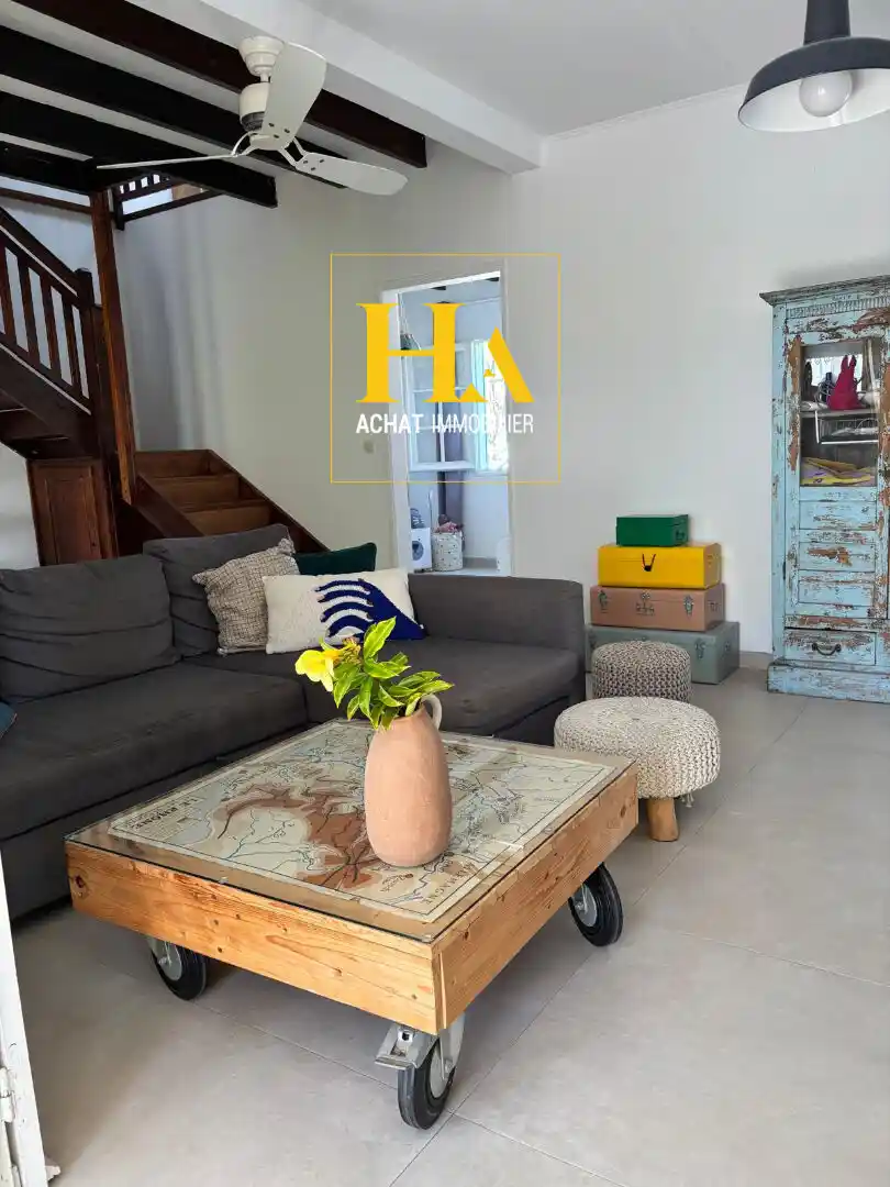 Photo 2 - Maison à vendre - Ancien 344 500 € 4 pièces 3 chambres 106 m² Saint-Pierre 97432