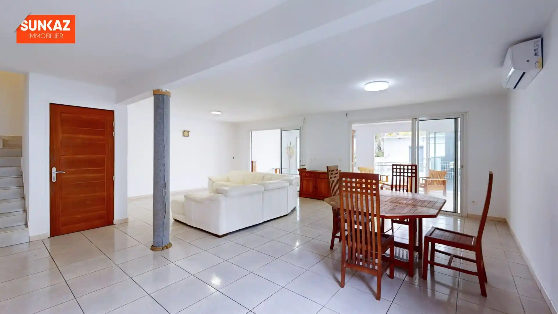 Photo 2 - Maison à vendre - Ancien 340 000 € 5 pièces 4 chambres 143.99 m² Le Tampon 97430