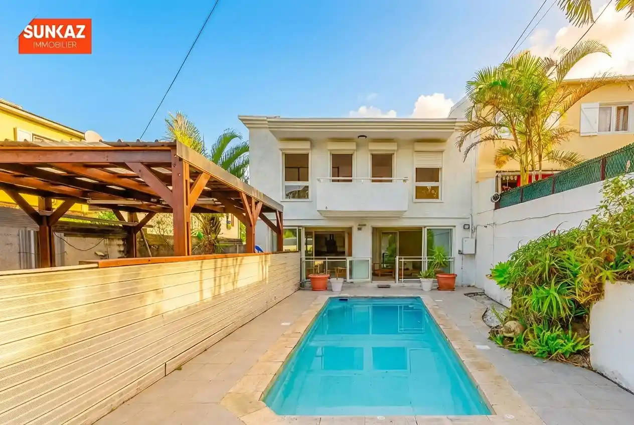 Photo 1 - Maison à vendre - Ancien 340 000 € 5 pièces 4 chambres 143.99 m² Le Tampon 97430