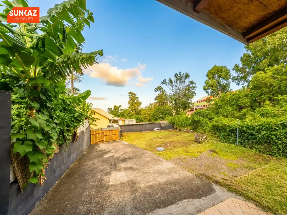 Photo 2 - Maison à vendre - Ancien 173 000 € 3 pièces 2 chambres 59 m² Le Tampon 97430