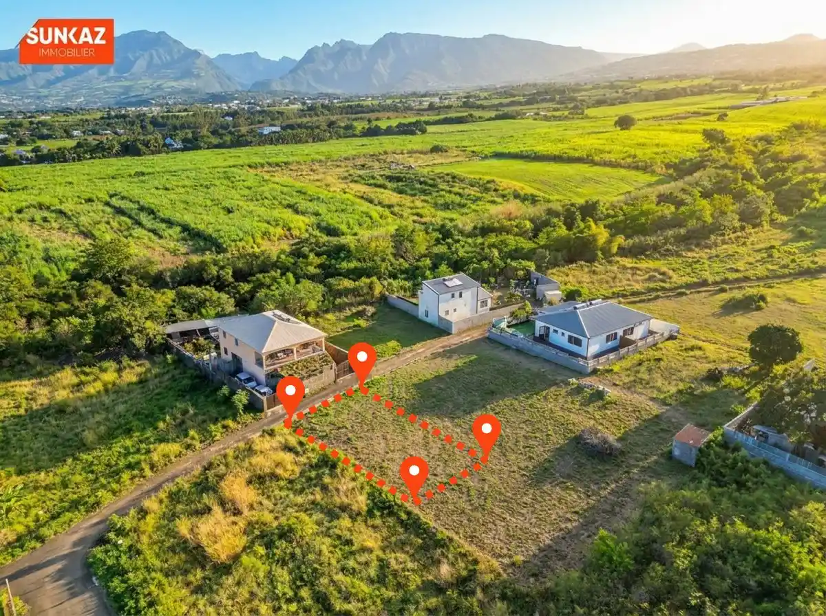 Photo 2 - Terrain à vendre - Ancien 123 700 € 278 m² Saint-Pierre 97410