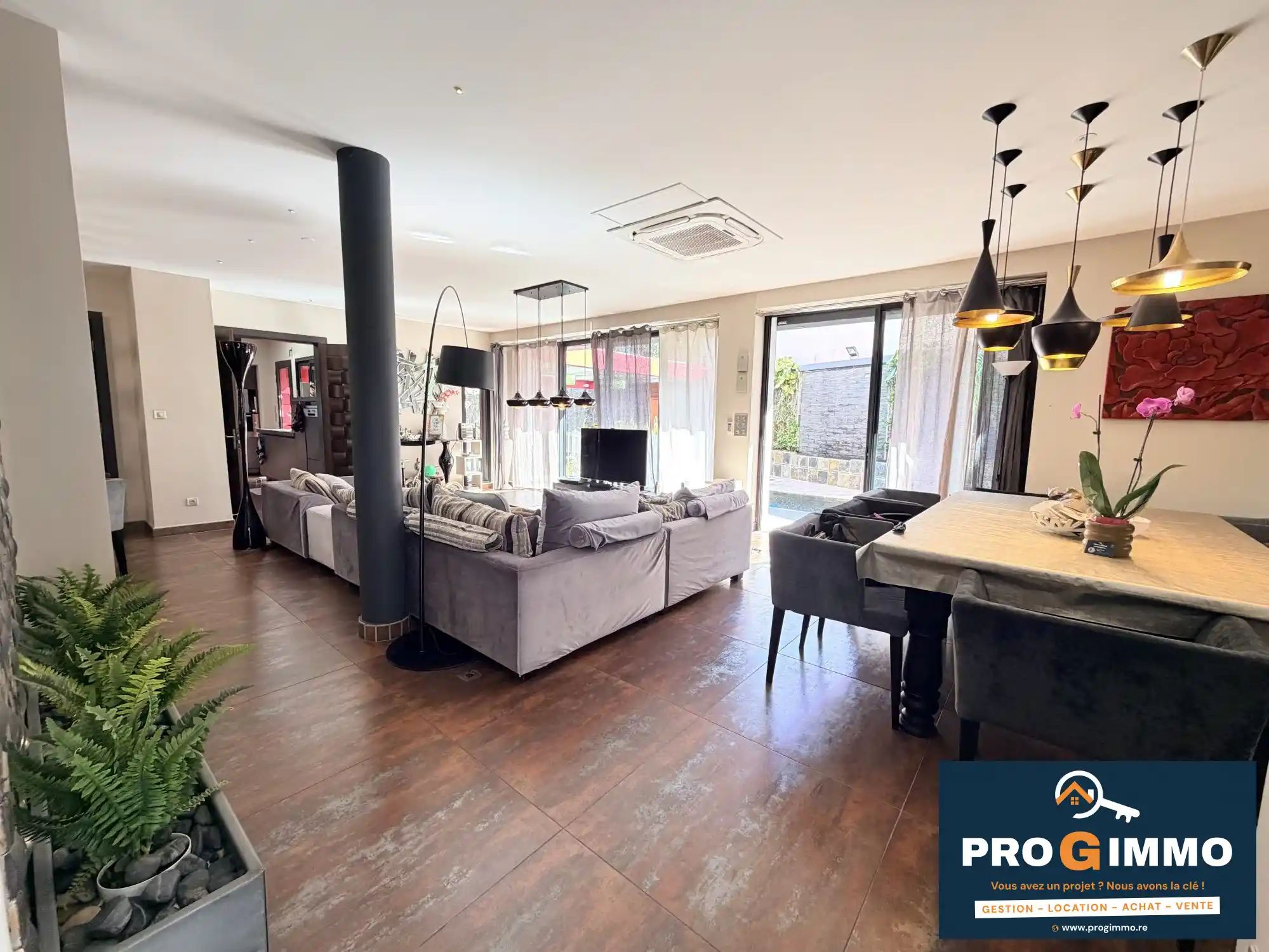 Photo 2 - Maison à vendre - Ancien 786 000 € 10 pièces 4 chambres 295 m² Saint-Louis 97450