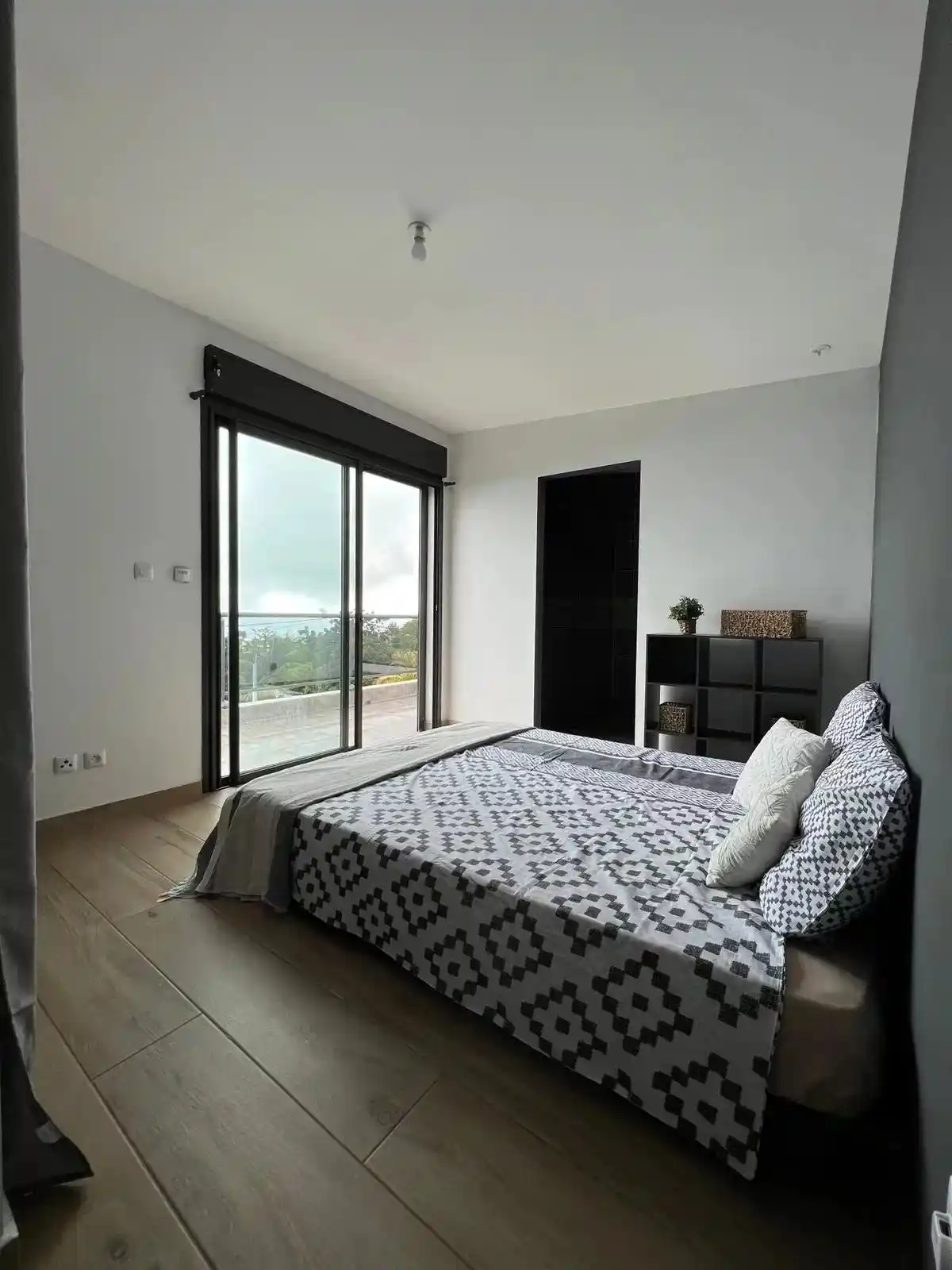 Photo 2 - Maison à louer - Ancien 1 896 € 4 pièces 3 chambres 96.31 m² Saint-Pierre 97410