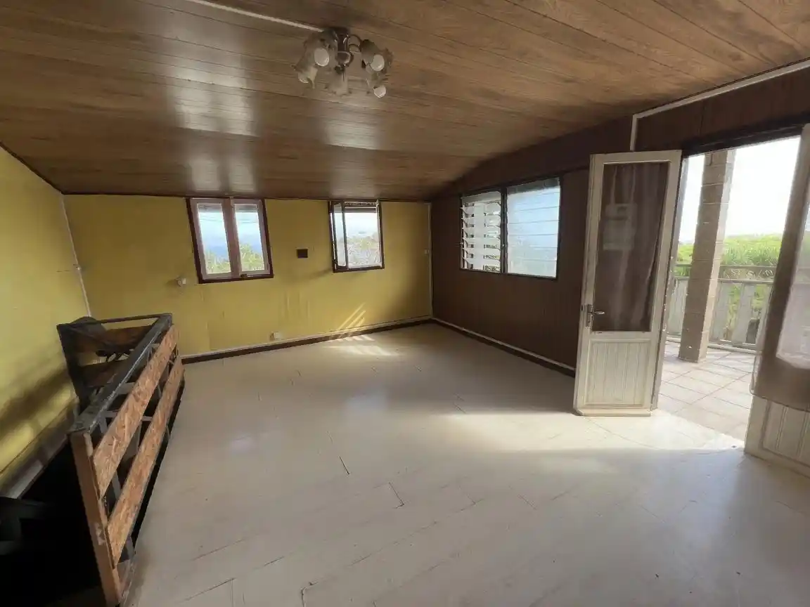Photo 3 - Maison à vendre - Ancien 160 500 € 90 m² Petite-Île 97429