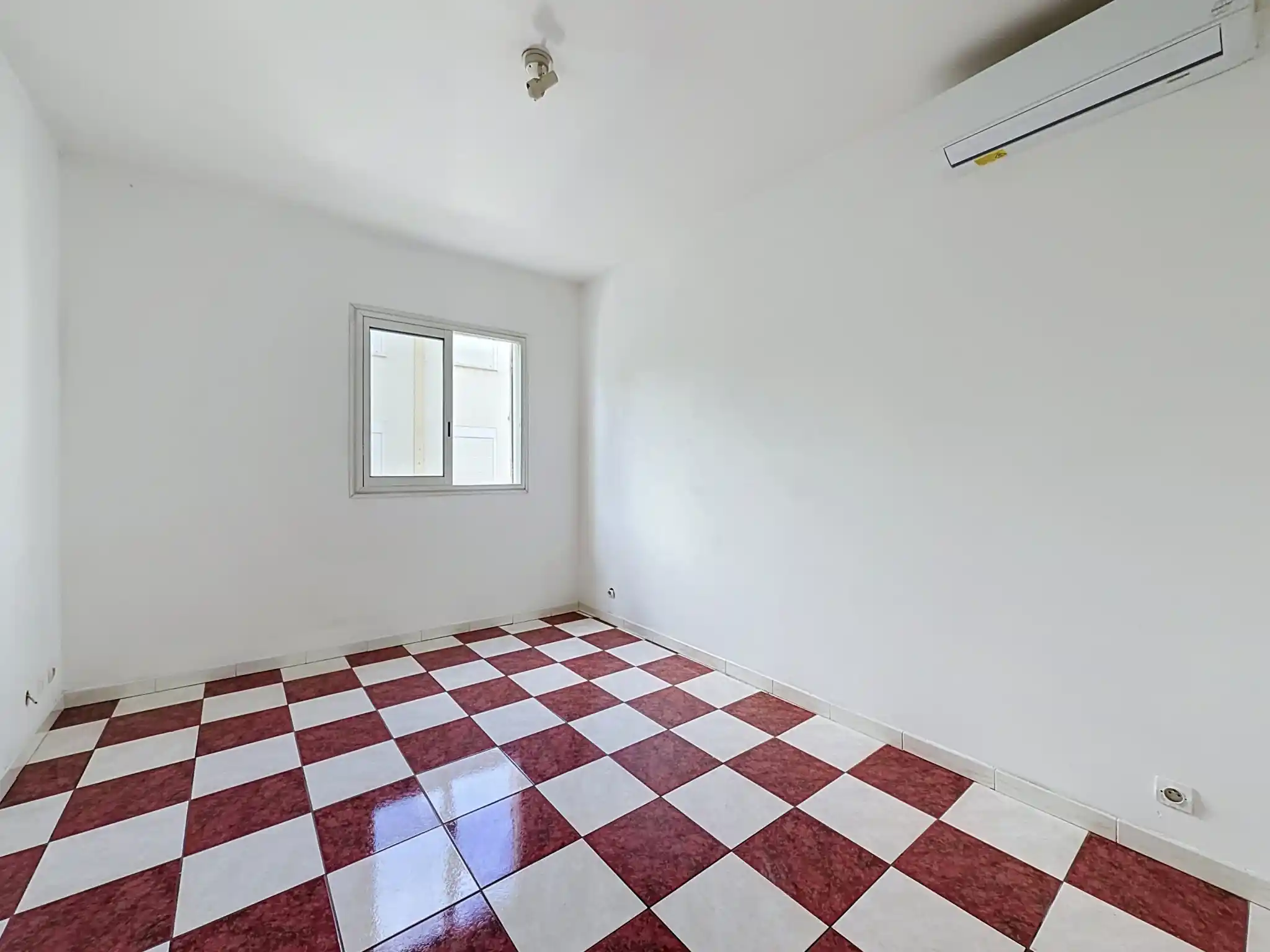 Photo 3 - Appartement à louer - Ancien 990 € 3 pièces 2 chambres 63 m² Saint-Paul 97460