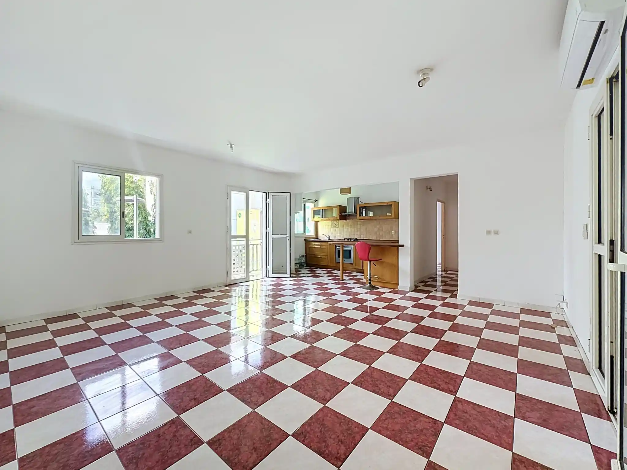Photo 1 - Appartement à louer - Ancien 990 € 3 pièces 2 chambres 63 m² Saint-Paul 97460