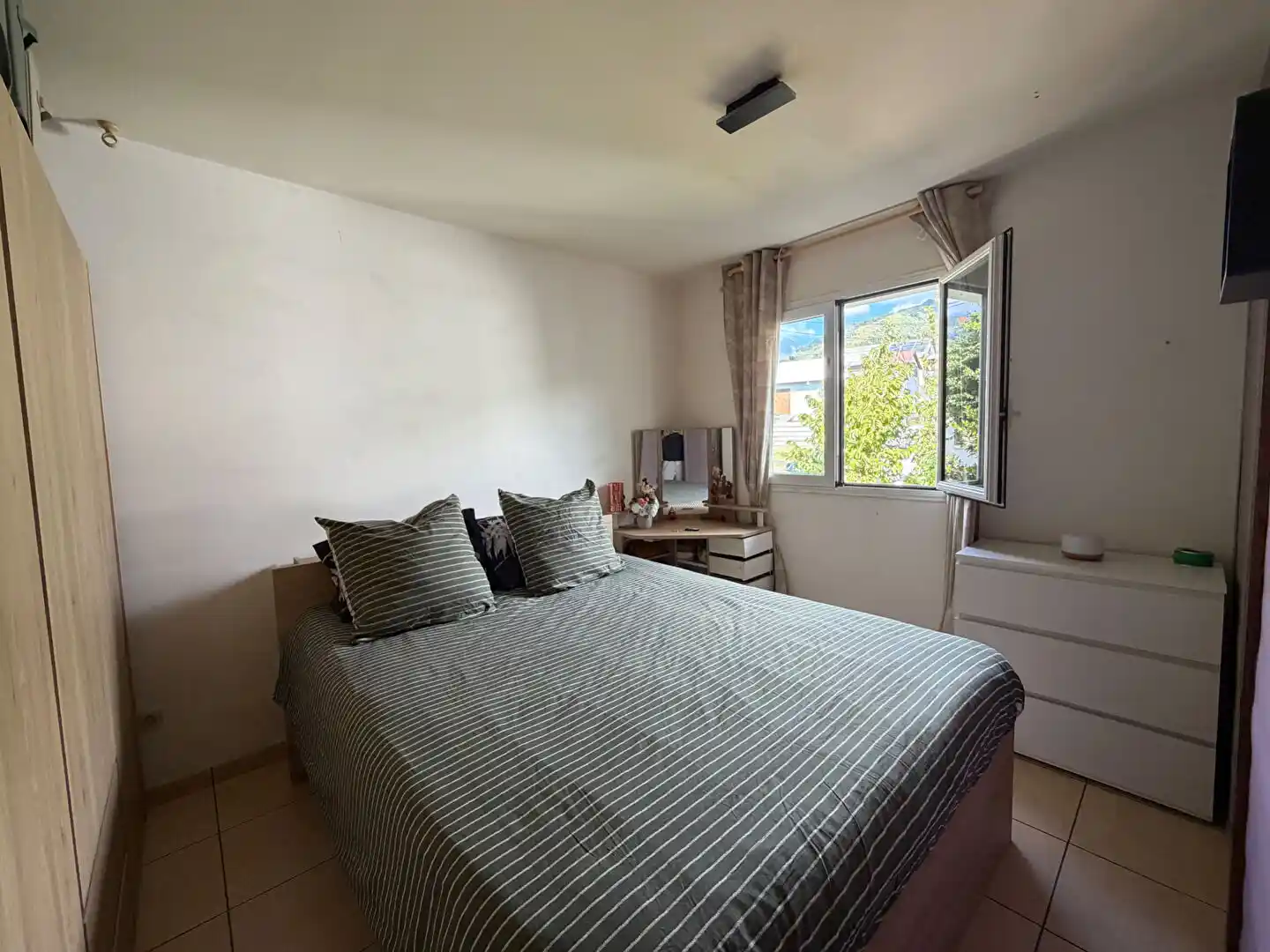 Photo 4 - Maison à vendre - Ancien 349 800 € 3 pièces 2 chambres 71.95 m² Saint-Denis Sainte-clotilde 97490