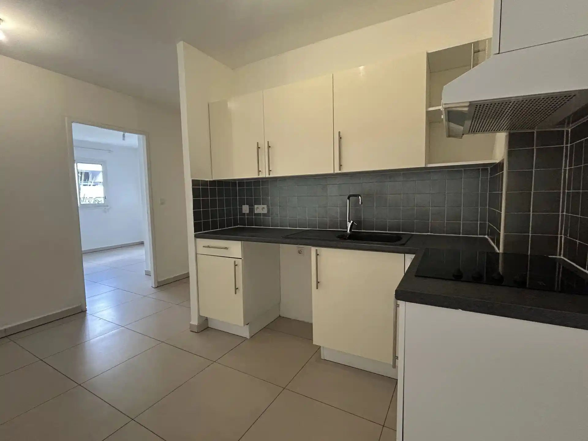 Photo 3 - Appartement à vendre - Ancien 197 950 € 3 pièces 2 chambres 74.76 m² Saint-Denis 97400
