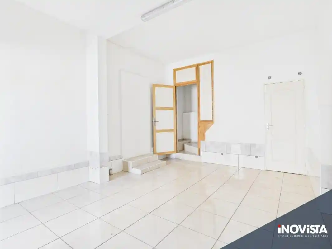 Photo 2 - Local / Bureaux à louer - Ancien 1 180 € 94 m² Saint-Pierre 97410