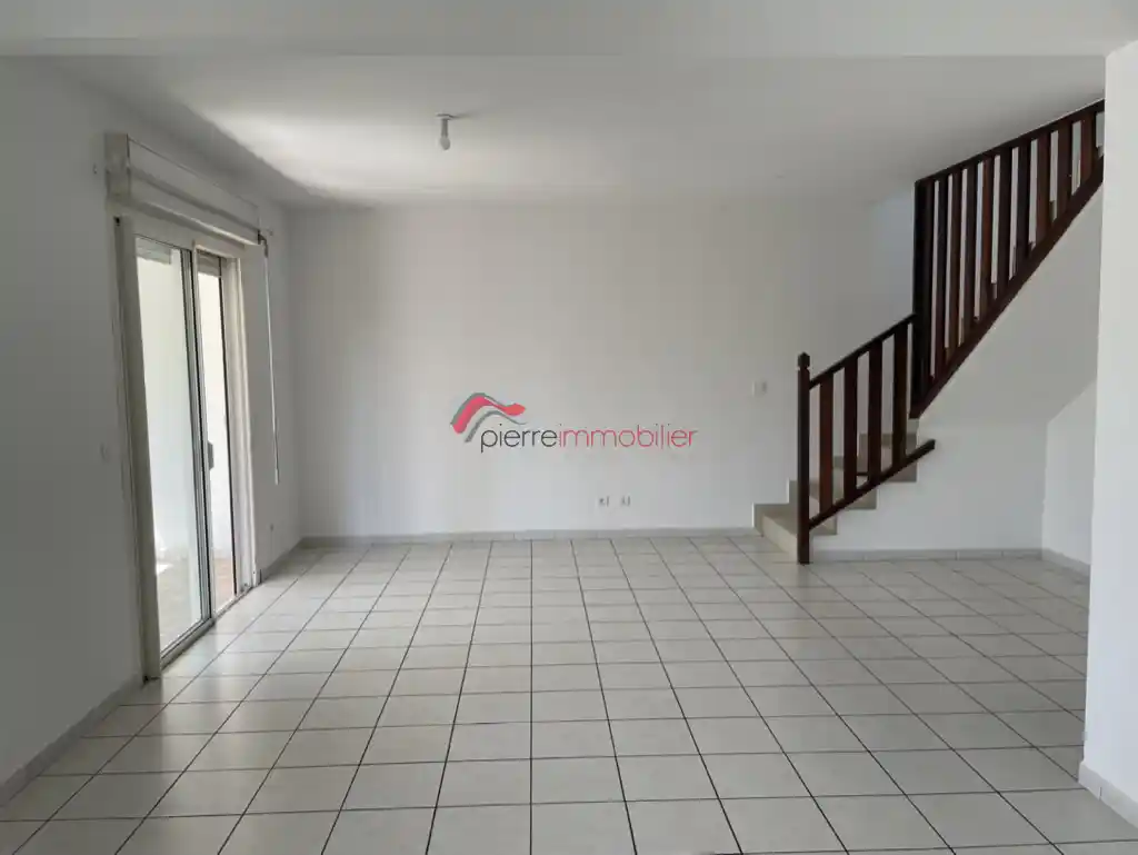 Photo 3 - Maison à louer - Ancien 1 015 € 4 pièces 3 chambres 91 m² Saint-Pierre 97410
