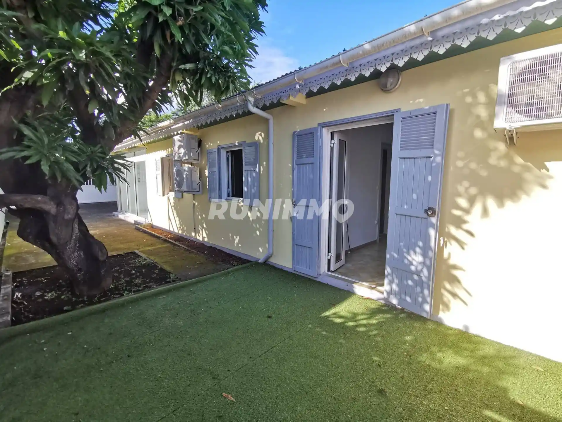 Photo 2 - Maison à louer - Ancien 1 275 € 5 pièces 4 chambres 78.3 m² Saint-Denis Sainte-clotilde 97490