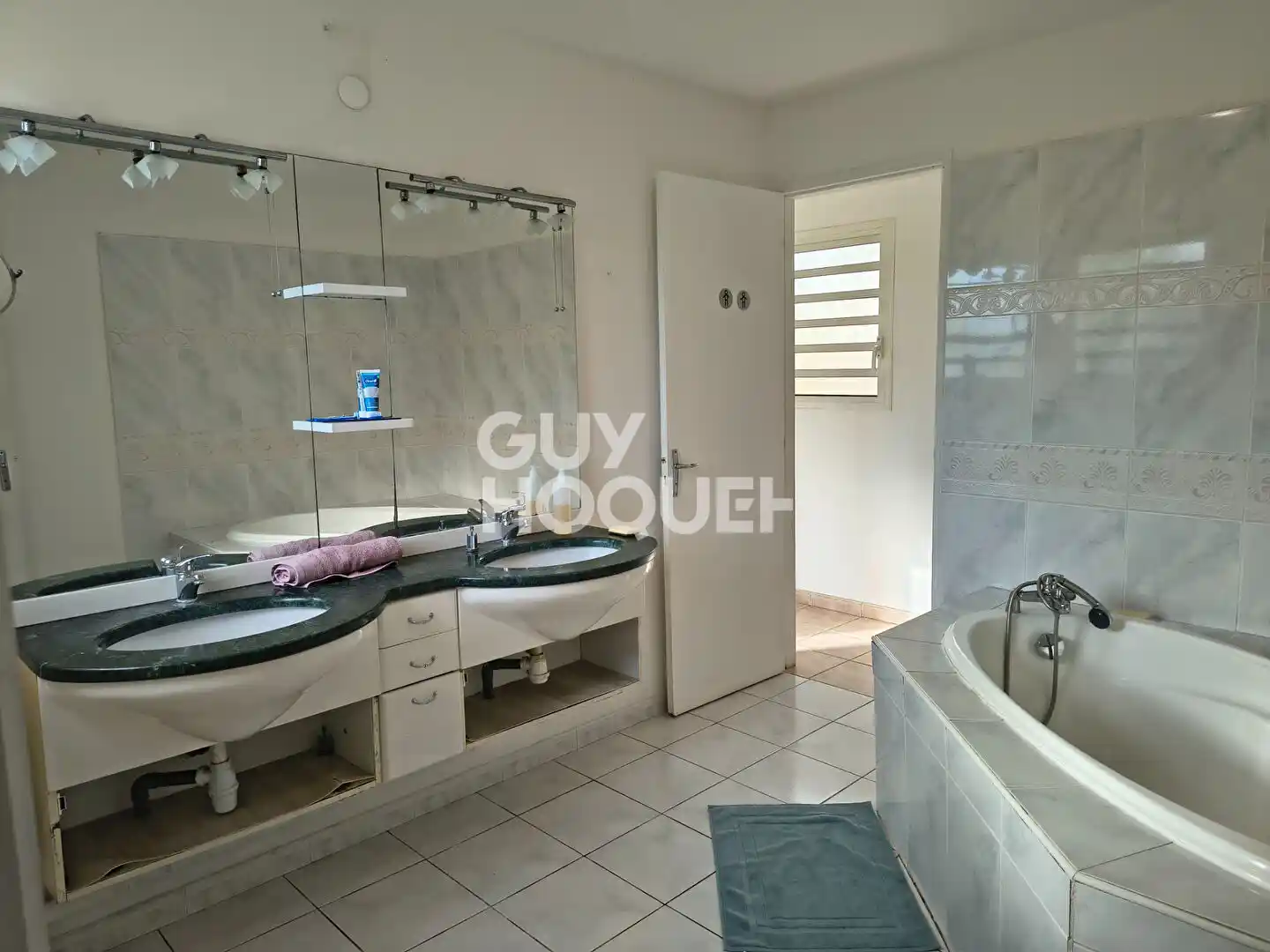 Photo 4 - Maison à louer - Ancien 2 684 € 7 pièces 6 chambres 220.17 m² Les Avirons 97425