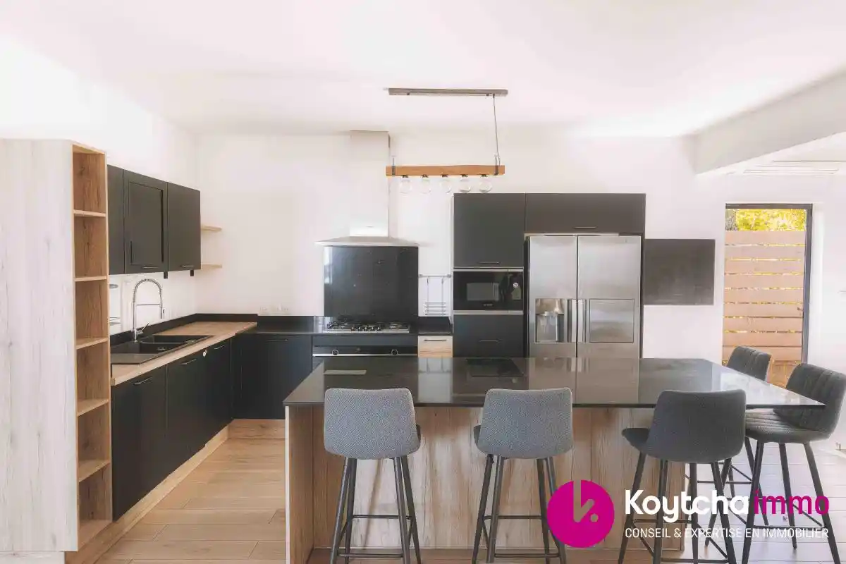 Photo 3 - Maison à vendre - Ancien 497 000 € 4 pièces 3 chambres 146 m² Le Tampon 97430