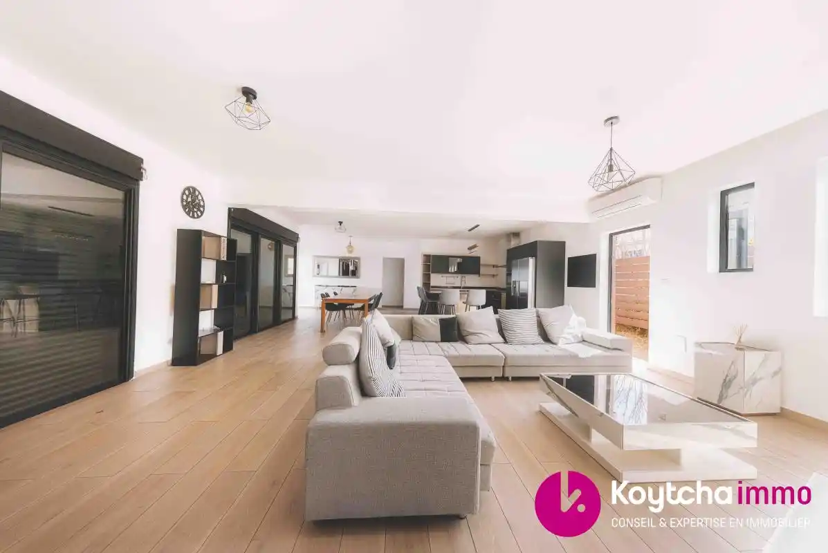 Photo 2 - Maison à vendre - Ancien 497 000 € 4 pièces 3 chambres 146 m² Le Tampon 97430