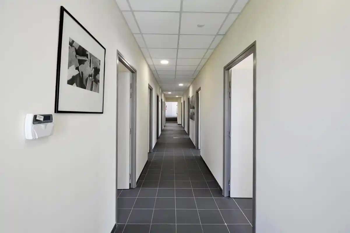 Photo 3 - Local / Bureaux à louer - Ancien 3 741 € 77 m² Saint-Paul 97460