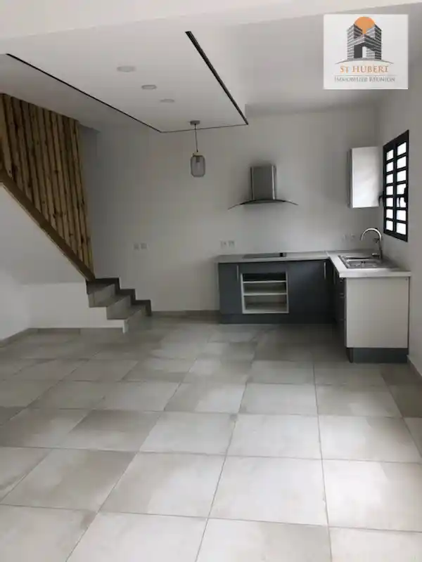 Photo 1 - Maison à louer - Ancien 858 € 3 pièces 2 chambres 60.77 m² Saint-André 97440