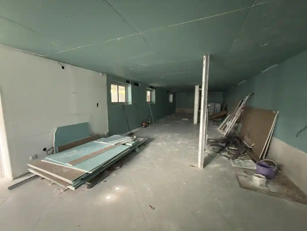 Photo 1 - Local / Bureaux à louer - Ancien 1 200 € 80 m² Bras-Panon 97412