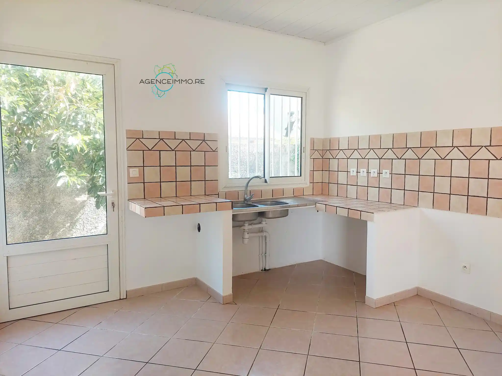 Photo 4 - Maison à louer - Ancien 1 000 € 4 pièces 3 chambres 86 m² Saint-André 97440