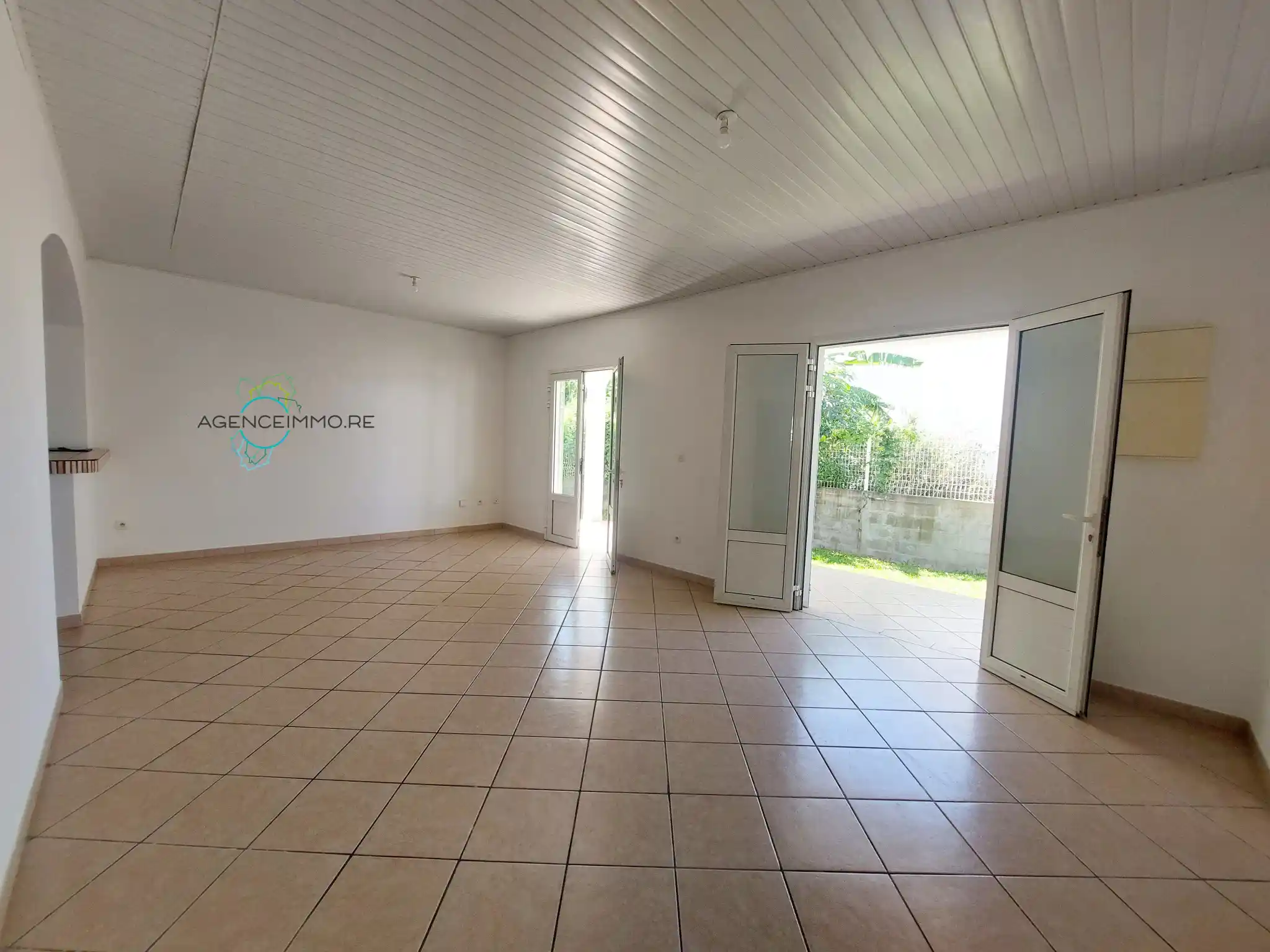 Photo 3 - Maison à louer - Ancien 1 000 € 4 pièces 3 chambres 86 m² Saint-André 97440