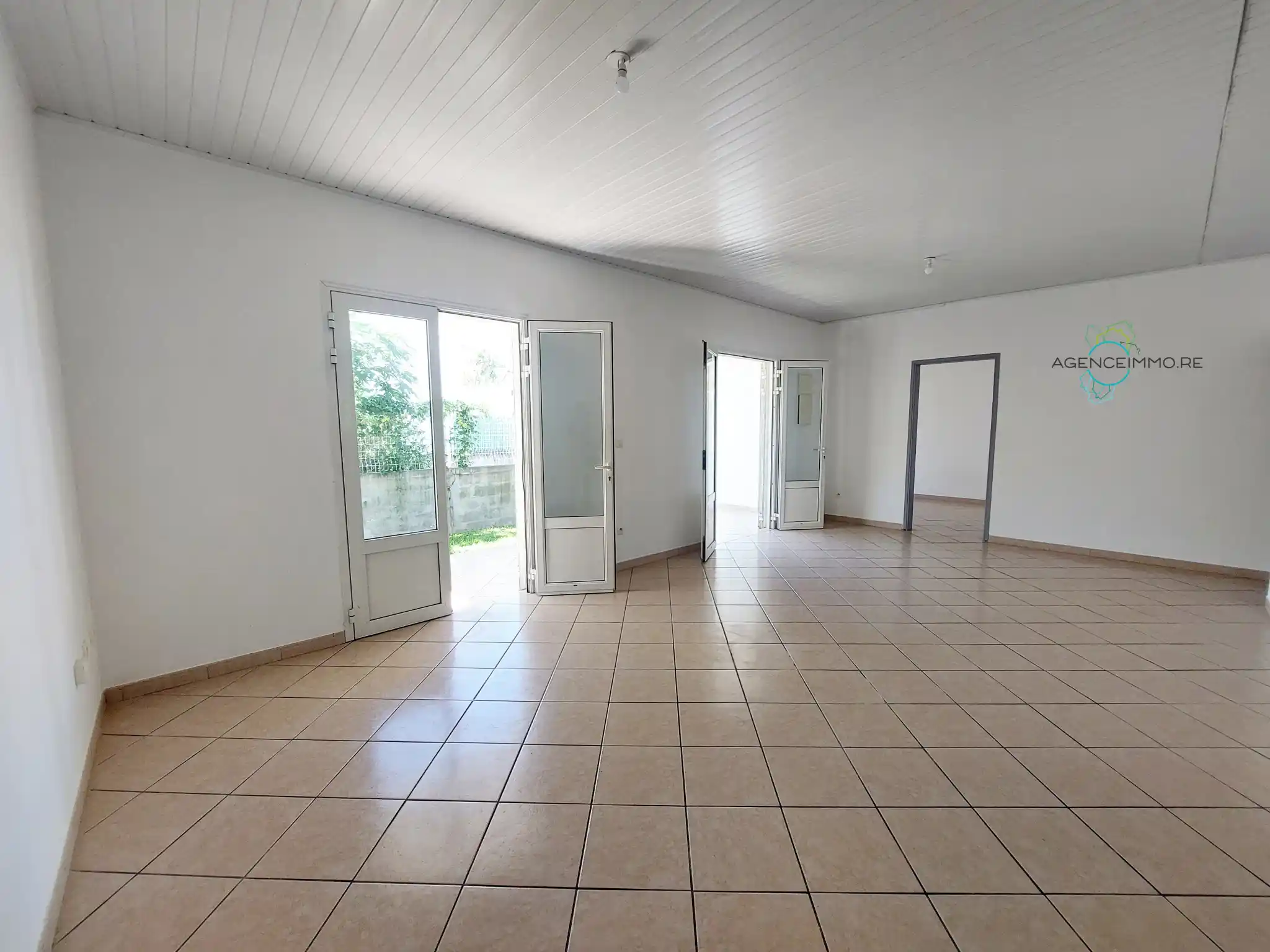 Photo 2 - Maison à louer - Ancien 1 000 € 4 pièces 3 chambres 86 m² Saint-André 97440