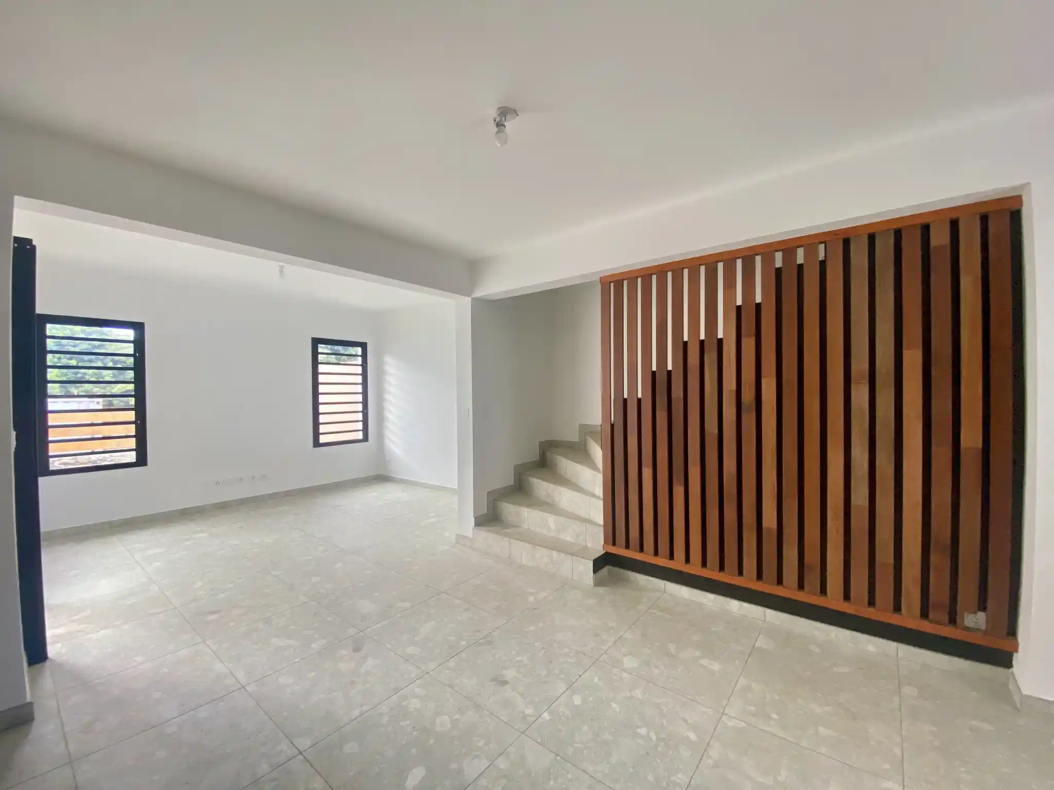 Photo 3 - Maison à louer - Ancien 1 116 € 4 pièces 3 chambres 87 m² Saint-Louis La Rivière 97421