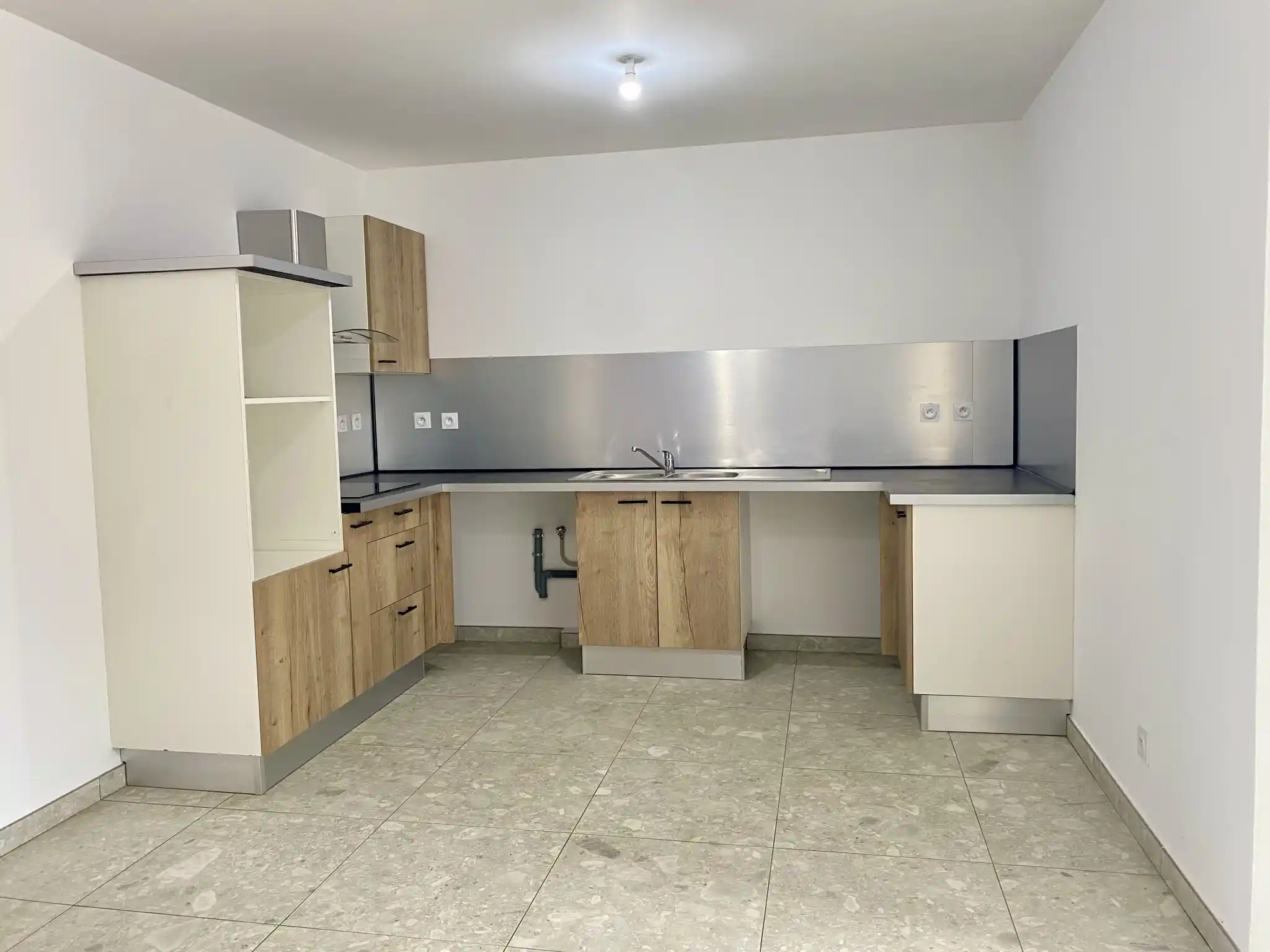 Photo 2 - Maison à louer - Ancien 1 116 € 4 pièces 3 chambres 87 m² Saint-Louis La Rivière 97421