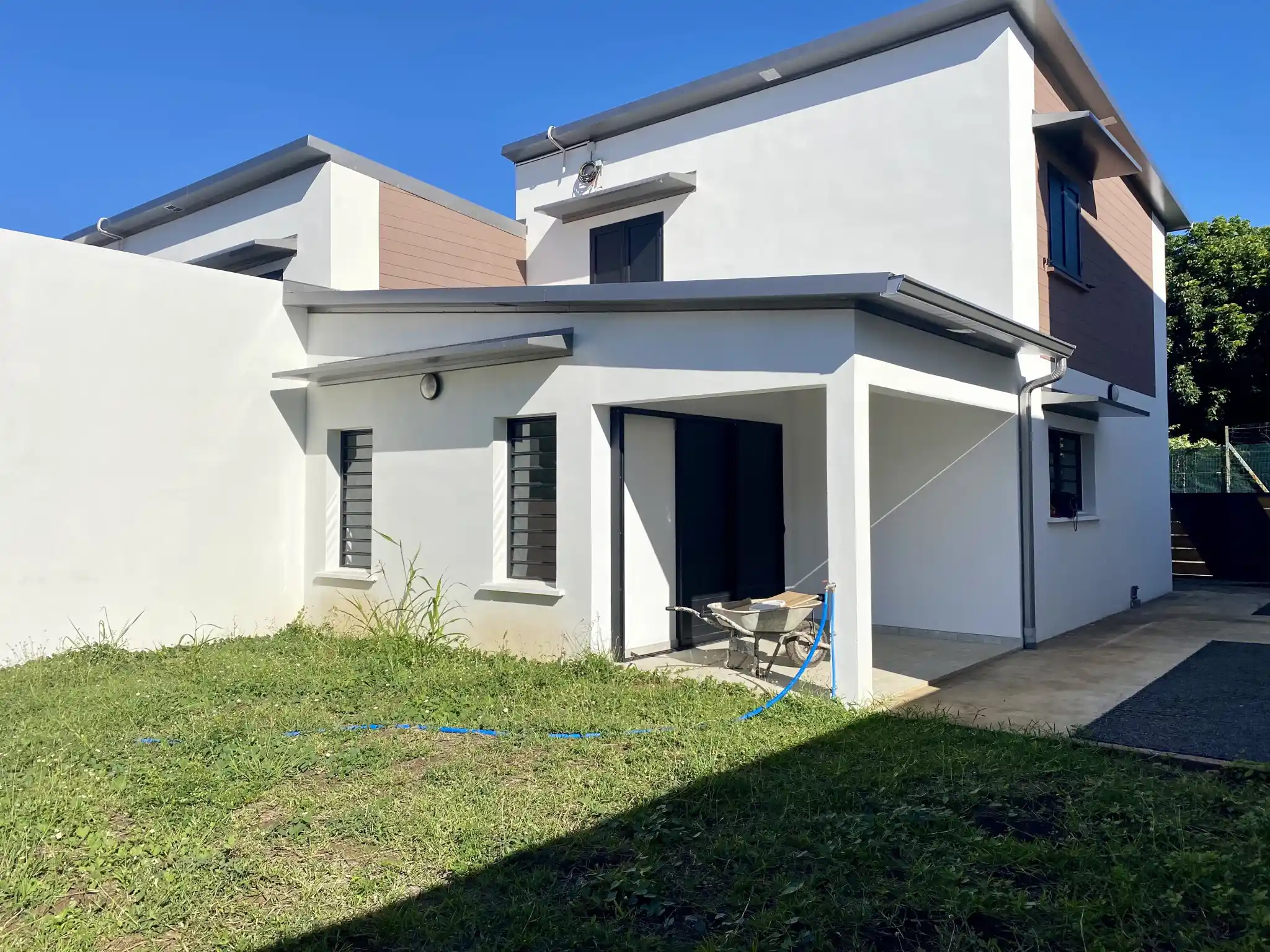 Photo 1 - Maison à louer - Ancien 1 116 € 4 pièces 3 chambres 87 m² Saint-Louis La Rivière 97421