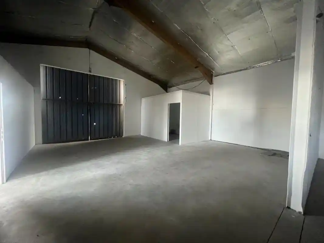 Photo 2 - Local / Bureaux à louer - Ancien 5 328 € 445 m² Saint-André 97440