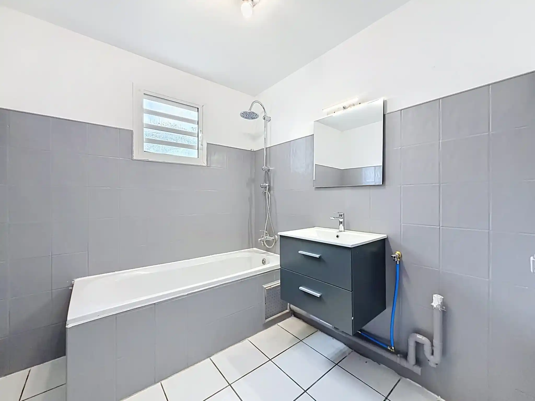 Photo 3 - Maison à louer - Ancien 1 350 € 4 pièces 3 chambres 101 m² L'Étang-Salé 97427