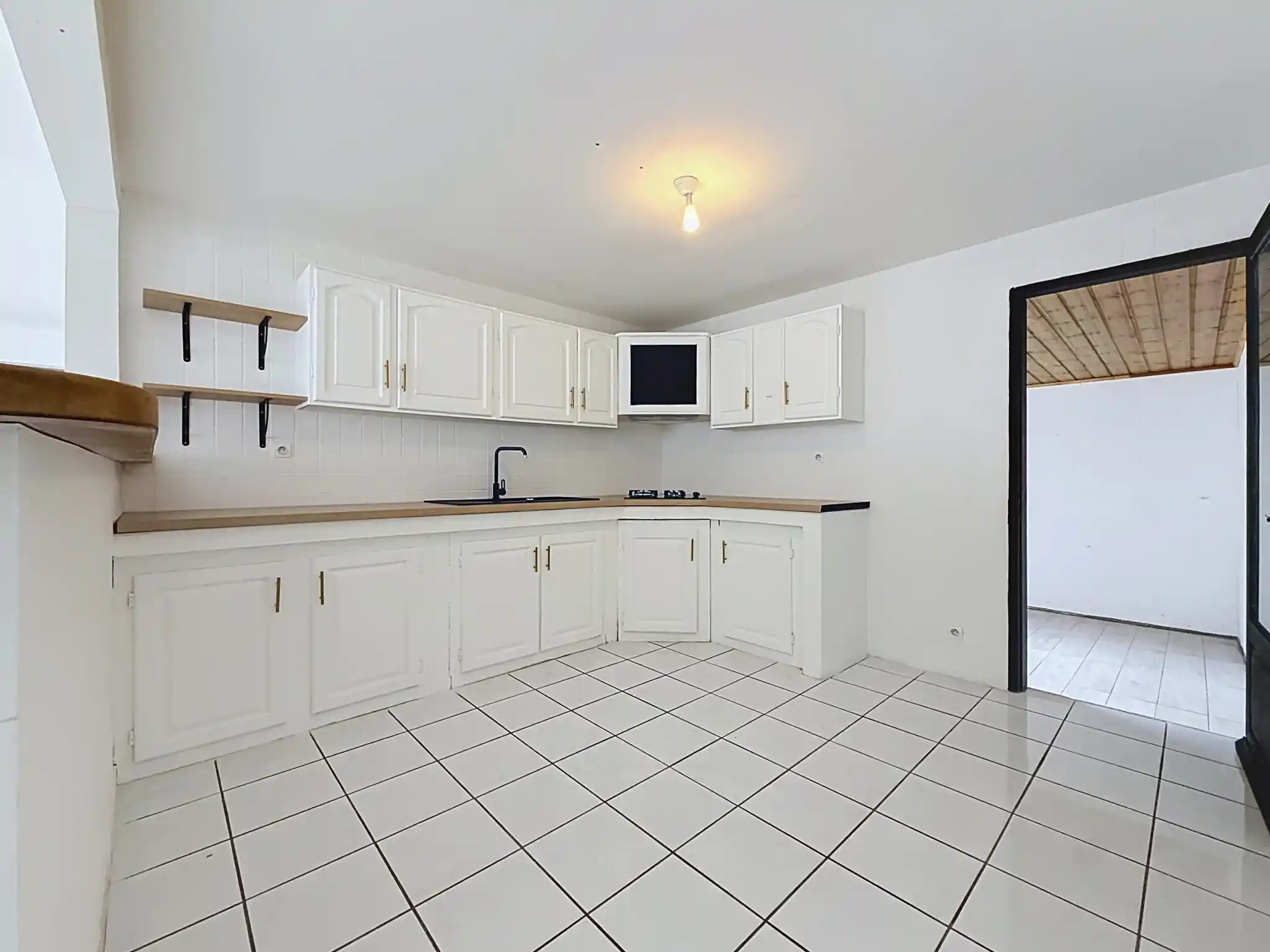 Photo 2 - Maison à louer - Ancien 1 350 € 4 pièces 3 chambres 101 m² L'Étang-Salé 97427