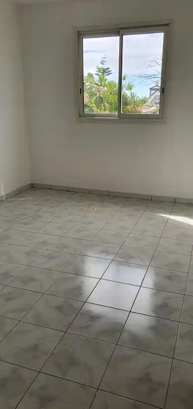 Photo 3 - Appartement à louer - Ancien 715 € 3 pièces 2 chambres 66.41 m² Saint-Benoît 97470