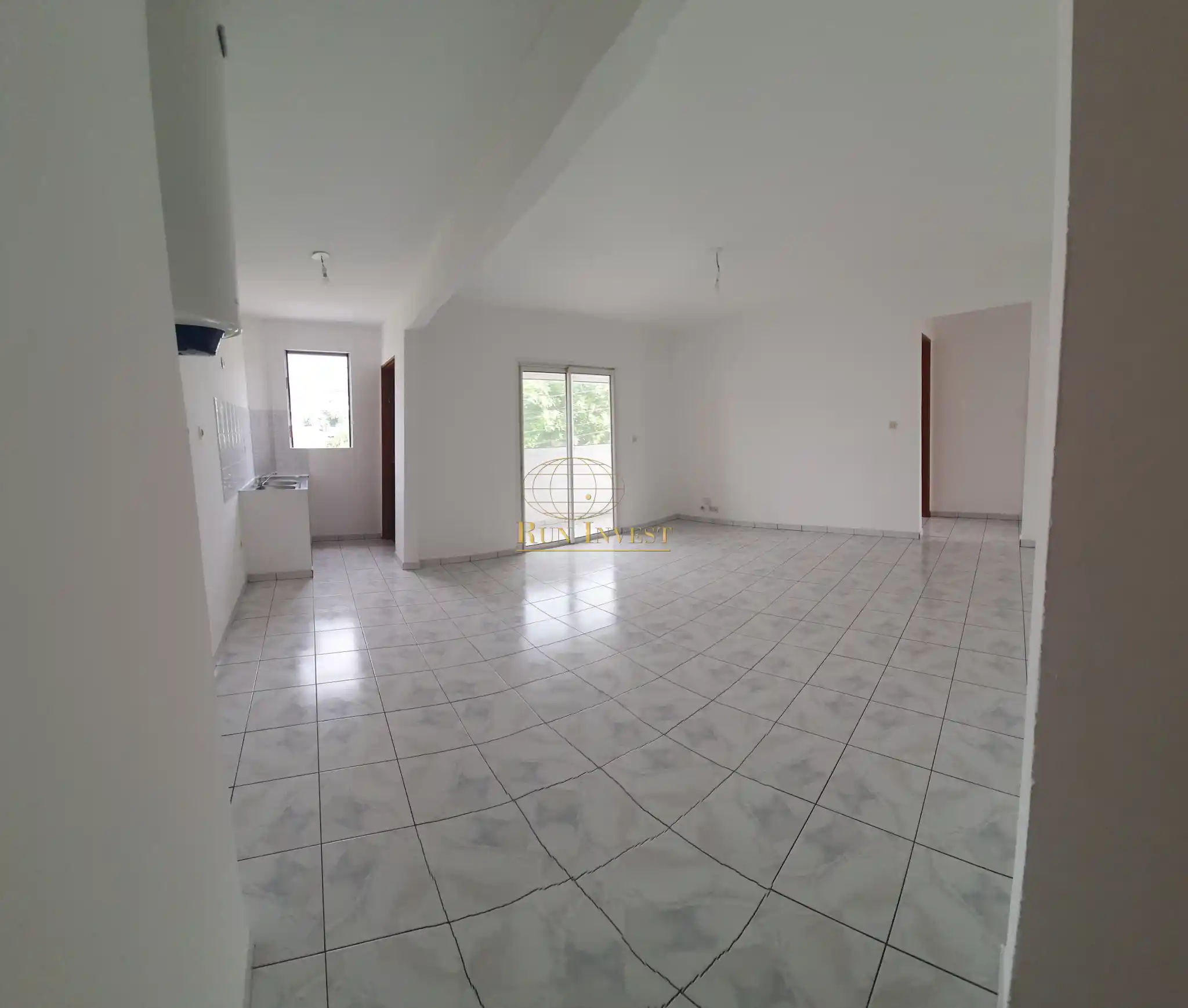 Photo 1 - Appartement à louer - Ancien 715 € 3 pièces 2 chambres 66.41 m² Saint-Benoît 97470